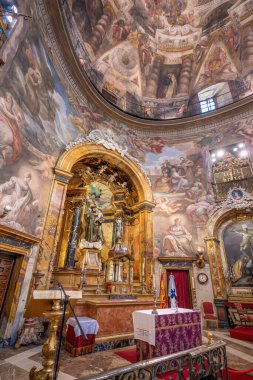 Madrid, İspanya - 23 Mart 2019: Almanya 'nın Saint Anthony Kilisesi' nde (San Antonio de los Alemanes) İç İşleri - Madrid, İspanya