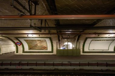Madrid, İspanya - 20 Haziran 2019: Madrid eski Chamberi İstasyonu Platformu