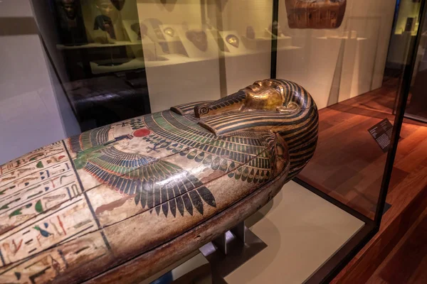 西班牙马德里 2019年6月18日 西班牙马德里国家考古博物馆的Taremetchenbastet棺材 古埃及石棺 — 图库照片