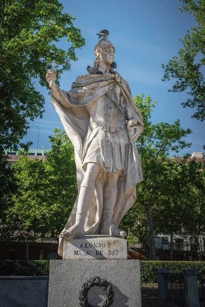 Madryt Hiszpania Czerwca 2019 Posąg Króla Asturii Alfonsa Placu Plaza — Zdjęcie stockowe
