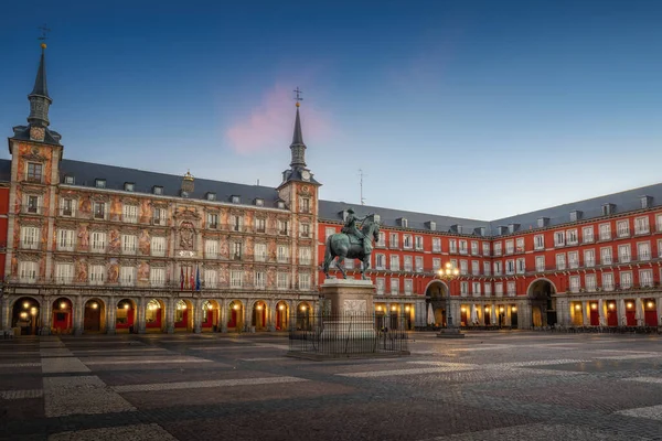 stock image Plaza Mayor at sunrise with King Philip III (Felipe III) statue - Madrid, Spain