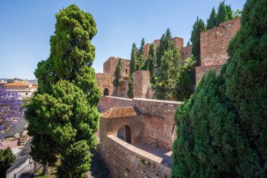 Malaga, İspanya - 18 Mayıs 2019: Alcazaba Kalesi - Malaga, Endülüs, İspanya