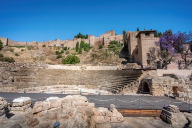 Malaga Roma Tiyatrosu Harabeleri ve Alcazaba Kalesi - Malaga, Endülüs, İspanya