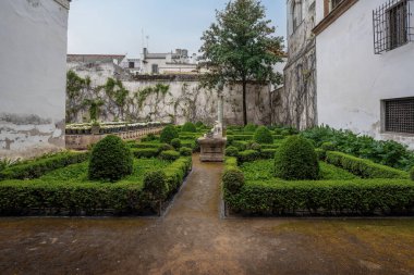 Seville, İspanya - 7 Nisan 2019: Küçük Bahçe (Jardin Chico) Casa de Pilatos Sarayı İçişleri - Seville, Endülüs, İspanya