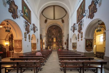Cordoba, İspanya - 11 Haziran 2019: El Santo Angel Manastırı (Iglesia Conventual del Santo Angel) İç İşleri Plaza de Capuchinos Meydanı - Cordoba, Endülüs, İspanya