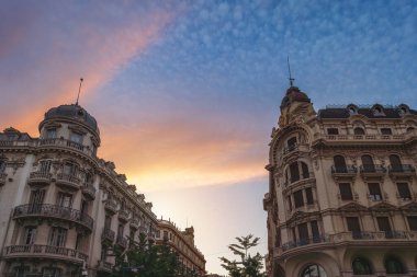Plaza Isabel la Catolica binaları eski Merkez Bankası - Granada, Endülüs, İspanya