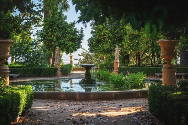 Französischer Gartenbrunnen Und Skulpturen Carmen Los Martires Granada Andalusien Spanien — Stockfoto