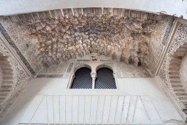 Muqarnas 'ın Corral del Karbon Kemeri' ndeki detayları - Granada, Endülüs, İspanya
