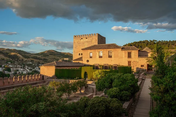 Külső Kilátás Nasrid Paloták Alhambra Naplementekor Granada Andalúzia Spanyolország — Stock Fotó