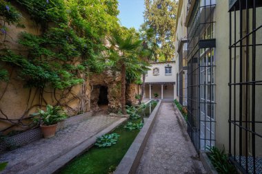 Granada, İspanya - 6 Haziran 2019: Nasrid Avlusu (Patio Nazari) Carmen de los Marwheels - Granada, Endülüs, İspanya