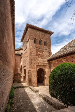 Granada, İspanya - 24 Mayıs 2019: Rauda Gate (Puerta de la Rauda) Alhambra 'nın El Partal bölgesinde - Granada, Endülüs, İspanya