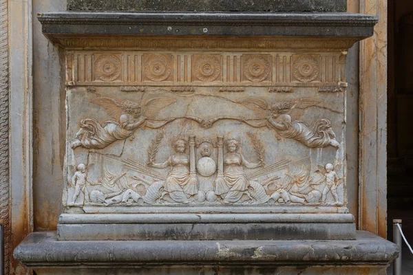 Granada, İspanya - 24 Mayıs 2019: Alhambra - Granada, Endülüs, İspanya