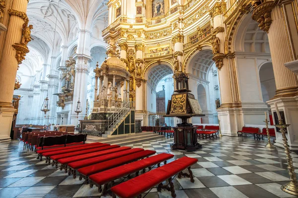グラナダ スペイン 2019年5月25日 グラナダ大聖堂の合唱団と祭壇 グラナダ アンダルシア スペイン — ストック写真