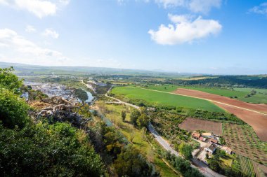 Abades 'ten Guadelete Nehri' nin havadan görünüşü - Arcos de la Frontera, Cadiz, İspanya