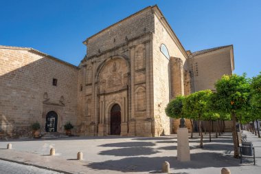 San Francisco Kilisesi kalıntıları (Benavides Şapeli) - Baeza, Jaen, İspanya