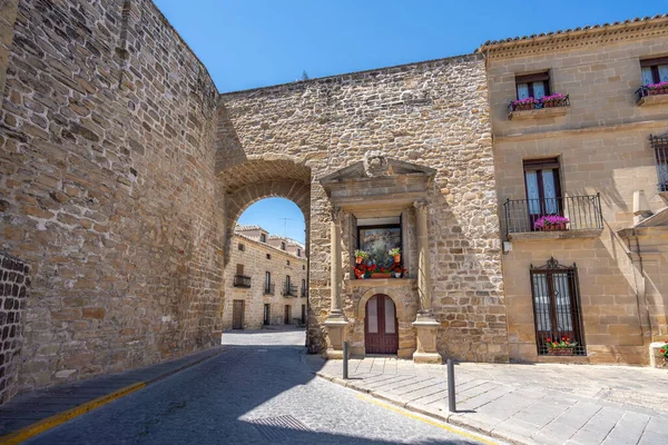 Ubeda Kapısı - Baeza, Jaen, İspanya