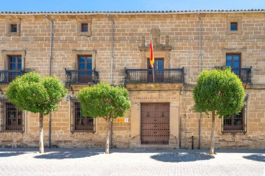Polis Merkezi - Vasquez de Molina Meydanı 'ndaki Eski Granary Binası - Ubeda, Jaen, İspanya