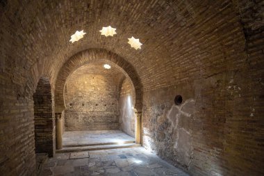 Jaen, İspanya - 1 Haziran 2019: Jaen Arap hamamlarının sıcak odası - Jaen, İspanya