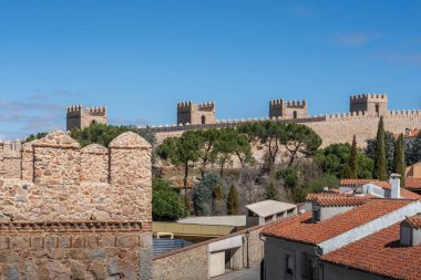 Avila Savaş ve Kulelerinin Ortaçağ Duvarları - Avila, İspanya