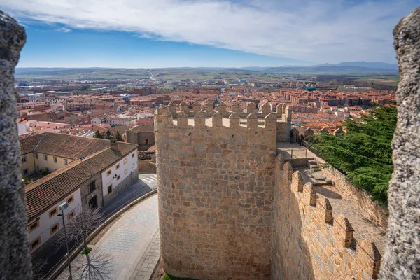アビラと中世の壁の塔の空中ビュー アヴィラ スペイン — ストック写真