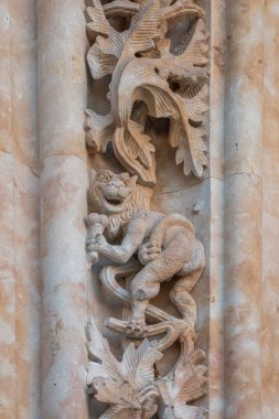 Salamanca Katedrali 'nde dondurma oymacılığı yapan şeytan - Salamanca, İspanya