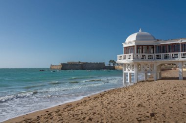 La Caleta Sahili, Balnear de la Palma Binası ve Santa Catalina Kalesi - Cadiz, Endülüs, İspanya