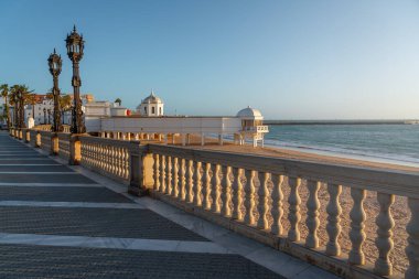 La Caleta Sahili ve Balnear de la Palma Binası - Cadiz, Endülüs, İspanya