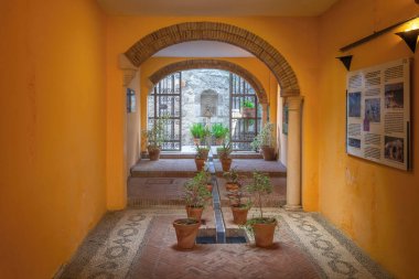 Olvera, İspanya - 11 Mayıs 2019: Olvera Kalesi 'ne Giriş Salonu - Olvera, Endalusia, İspanya