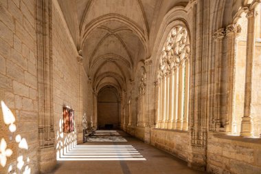 Segovia, İspanya - 14 Aralık 2019: Segovia Katedrali Manastırı - Segovia, İspanya