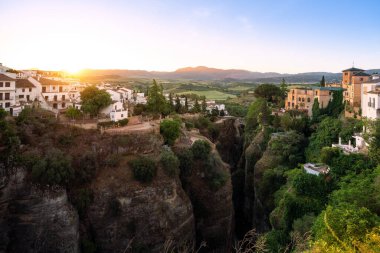 El Tajo Kanyonu, Cuenca Bahçeleri, Casa del Rey Moro ve Puente Viejo Köprüsü - Ronda, Endülüs, İspanya