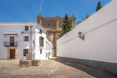 Perez Meydanı ve Santa Maria Belediye Başkanı Kilisesi - Ronda, Endülüs, İspanya