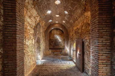 Ronda, İspanya - 28 Nisan 2019 Ronda İç Bölgesi Arap Hamamlarında Soğuk Oda - Ronda, Endülüs, İspanya