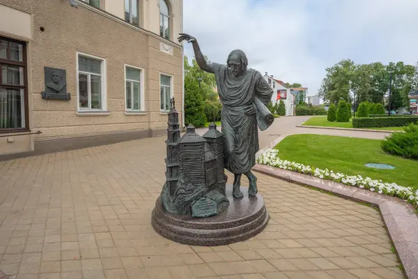 白俄罗斯明斯克 2019年8月1日 Vladimir Zhbanov的建筑师雕塑 白俄罗斯明斯克 — 图库照片