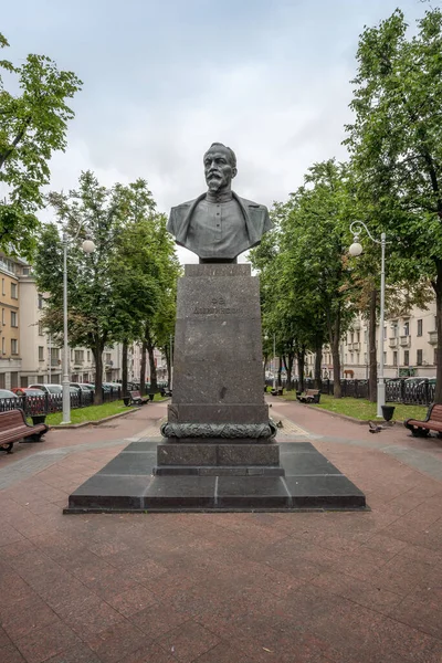 白俄罗斯明斯克 2019年8月1日 白俄罗斯明斯克Dzerzhinsky花园的Felix Dzerzhinsky雕像 — 图库照片