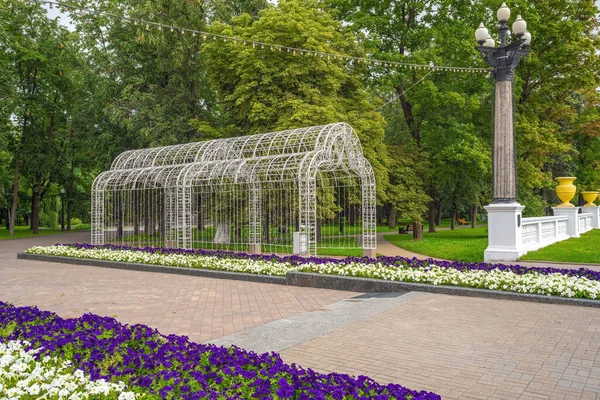 Janka Kupala Parkı 'ndaki Metal Tünel - Minsk, Belarus