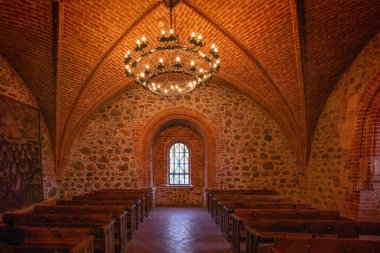 Trakai, Litvanya - 24 Temmuz 2019 Trakai Adası Kalesi İçişleri Büyük Salonu - Trakai, Litvanya