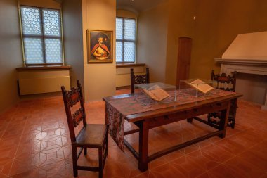 Vilnius, Litvanya - 25 Temmuz 2019: Litvanya İçişleri Büyük Dükleri Sarayındaki Rönesans Katipleri Odası - Vilnius, Litvanya