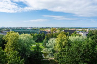 Snelli parkıyla Piiskopi gözlem platformundan Tallinn, Estonya