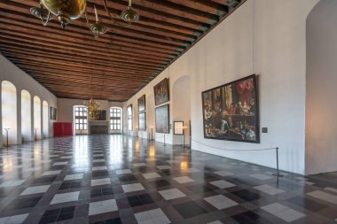 Elsinore, Danimarka - 27 Haziran 2019 Kronborg Şatosu İçişleri 'ndeki Büyük Balo Salonu