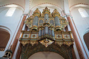 Roskilde, Danimarka - 25 Haziran 2019: Roskilde Katedrali İçişleri Boru Organı - Roskilde, Danimarka