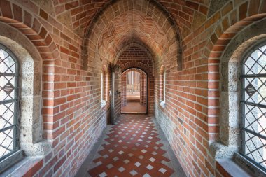 Roskilde, Danimarka - 25 Haziran 2019: Roskilde Katedrali Absalon Kemeri - Roskilde, Danimarka