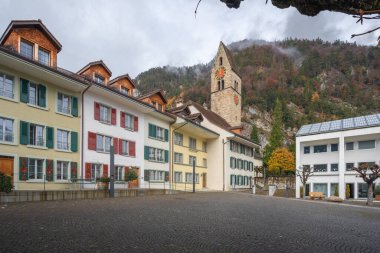 Kiliseyle Görünmeyen Meydan - Interlaken, İsviçre