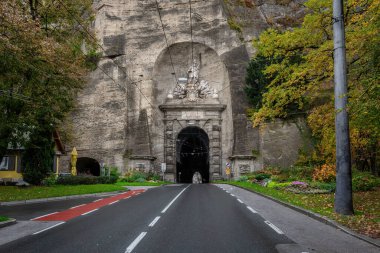 Neutor Yolu Tünelinin Batı Girişi (veya Sigmundstor) - Salzburg, Avusturya