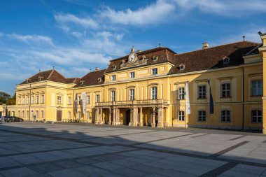 Laxenburg, Avusturya - 15 Ekim 2019: Uluslararası Uygulamalı Sistemler Analizi Enstitüsü (IIASA) - Blauer Hof Sarayı - Laxenburg, Avusturya