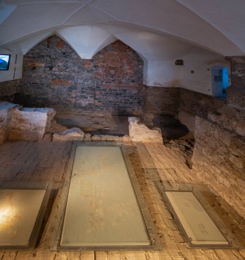 Salzburg, Avusturya - 12 Kasım 2019: Hohensalzburg Kalesi 'ndeki Eski Roma Kalesi Şapeli - Salzburg, Avusturya