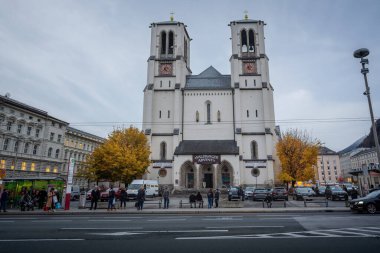 Salzburg, Avusturya - 12 Kasım 2019: St. Andrew Kilisesi - Salzburg, Avusturya