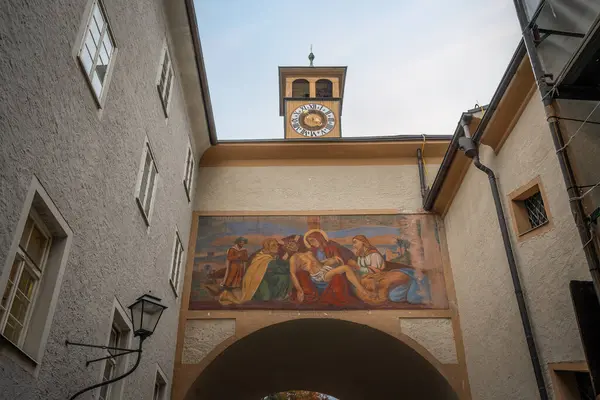 Salzburgo Austria Noviembre 2019 Franziskanergasse Arco Con Mural Cerca Iglesia —  Fotos de Stock