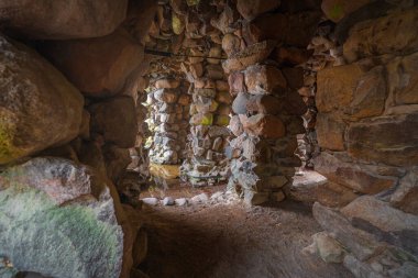 Schwerin, Almanya - Ocak 05, 2020: Schwerin Kale Bahçesi 'nde (Burggarten) Grotto İçişleri