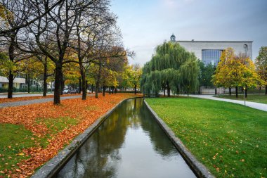 Koglmuhlbach Deresi - Sonbahar Sezonu - Münih, Bavyera, Almanya