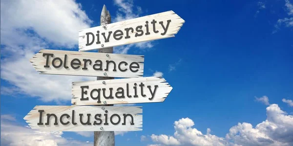Diversidade Tolerância Igualdade Inclusão Sinalização Madeira Com Quatro Setas — Fotografia de Stock